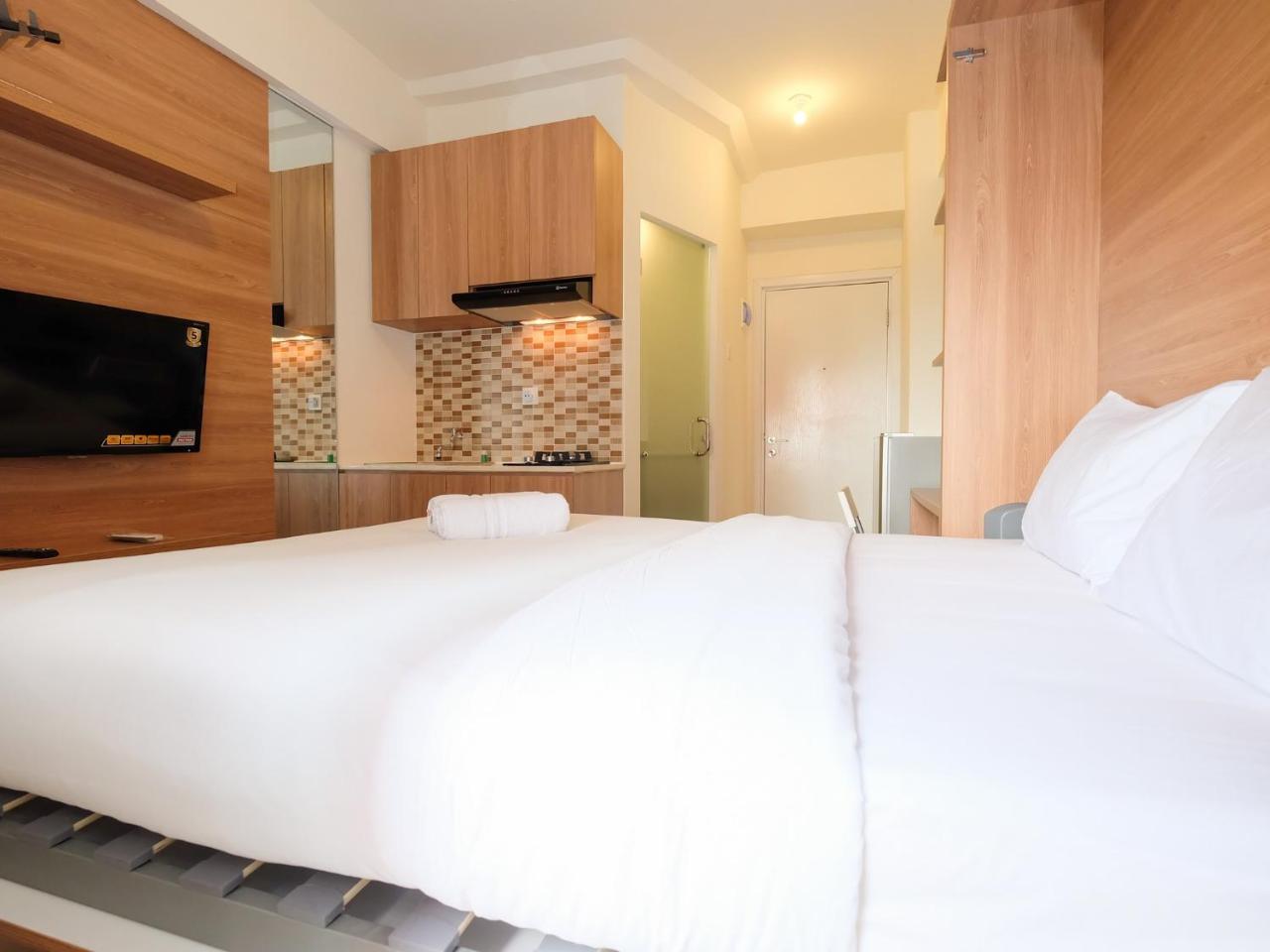 Modern Studio At Green Pramuka City Apartment Near To Shopping Center By Travelio Джакарта Екстериор снимка