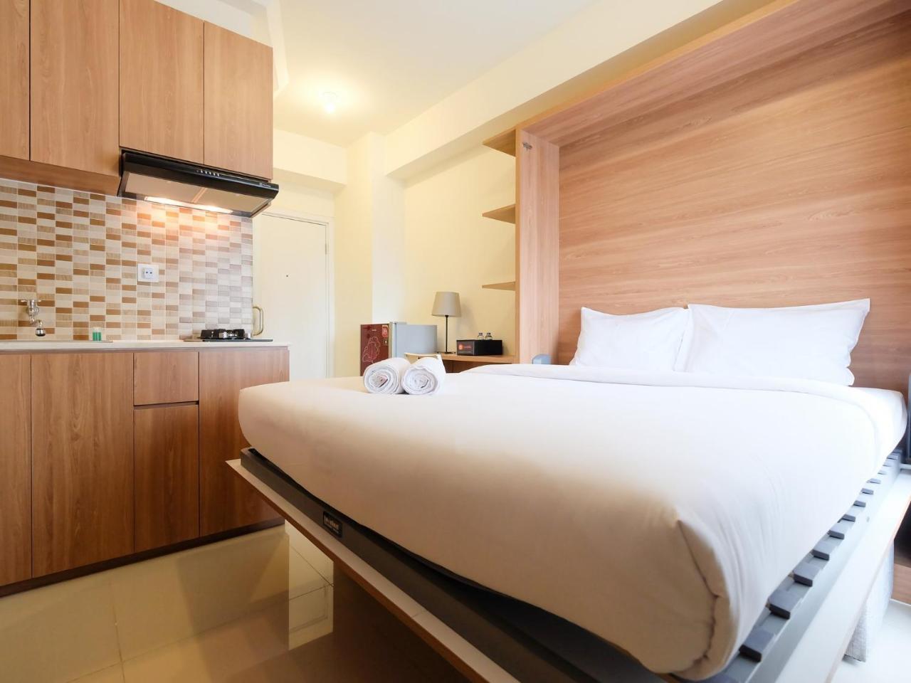 Modern Studio At Green Pramuka City Apartment Near To Shopping Center By Travelio Джакарта Екстериор снимка