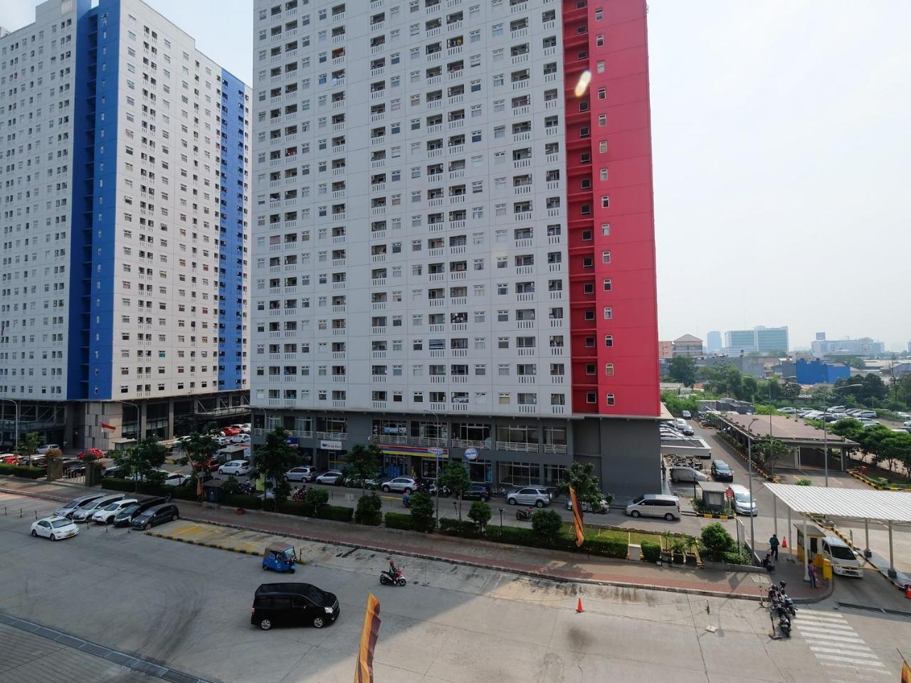 Modern Studio At Green Pramuka City Apartment Near To Shopping Center By Travelio Джакарта Екстериор снимка